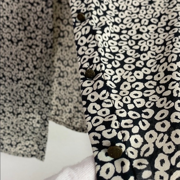 Forever21 Print Crop Back Button Top - Picture 2 of 8